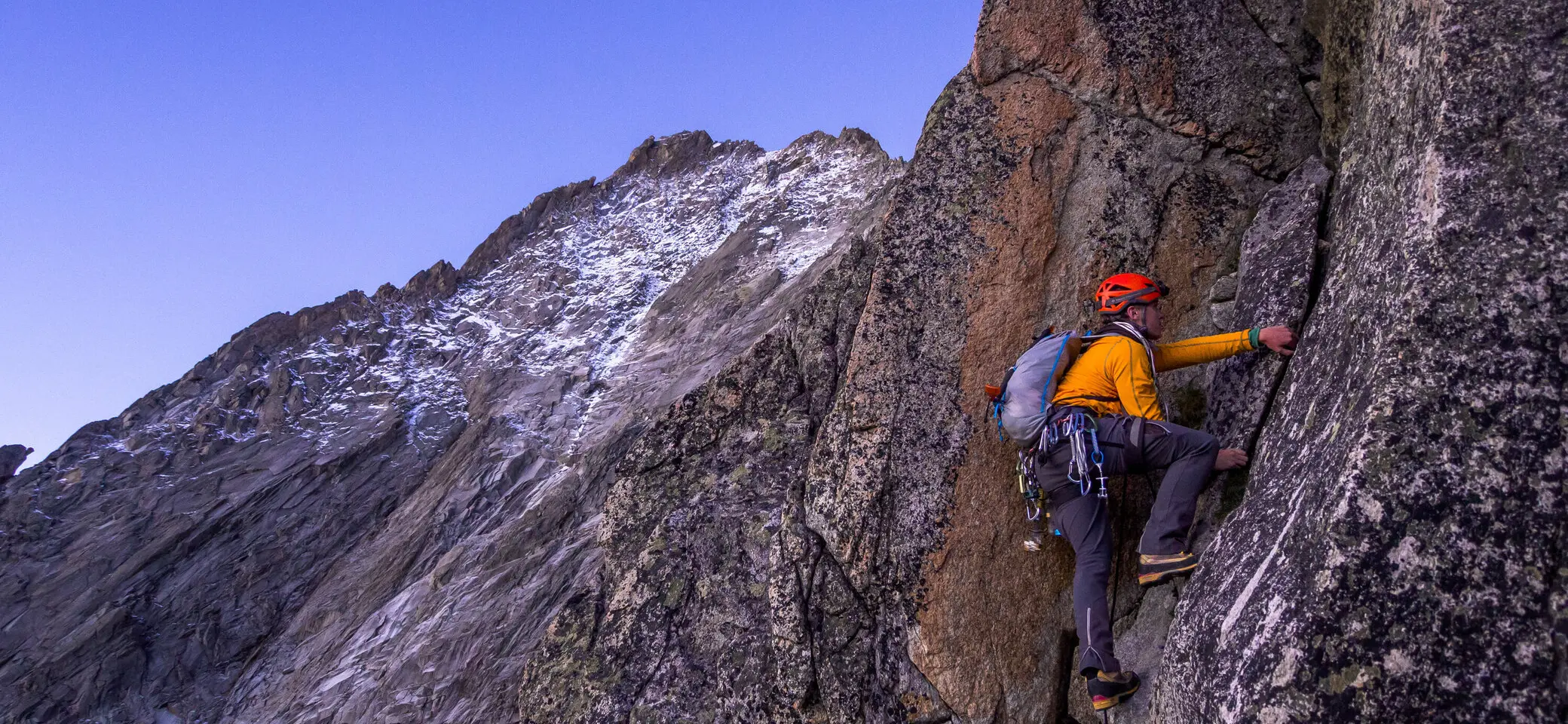 Ein Kletterer auf dem Nesthorn in den Berner Alpen | © DAV/Silvan Metz